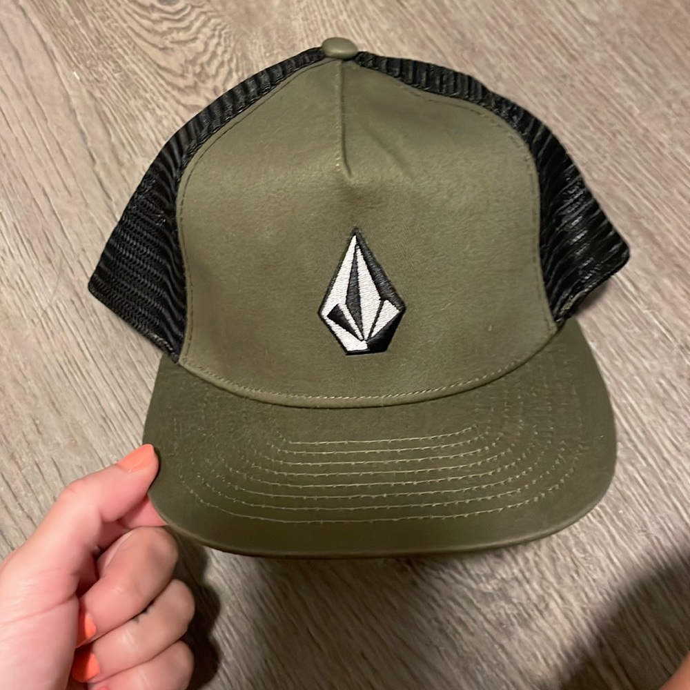 Volcom Trucker hat